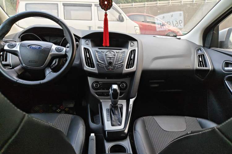 Used Ford Focus 2012 Sedan 1.6L Automatic Fashion Edition