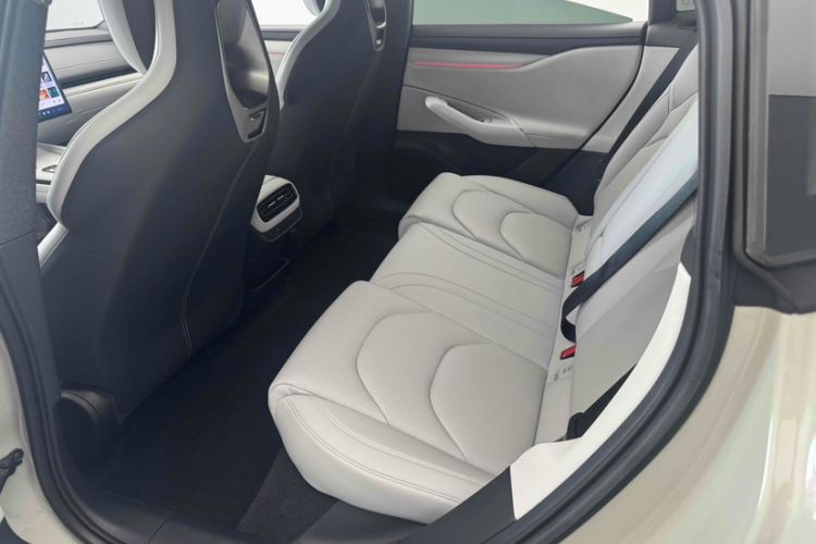 Used  SU7 2024 Rear-Drive Ultra-Long Range Advanced Pro-Level Intelligent Driving Version
