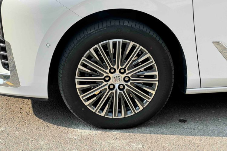 Used Buick GL8 New Energy 2024 Lu Zun Luxury Edition 7-Seater
