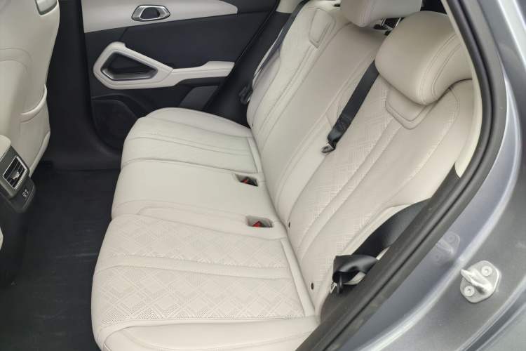 Used BYD Yuan UP 2025 Model 301KM Leading Version