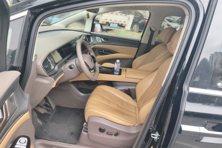 Used Denza D9 2022 DM-i 970 Four-Wheel Drive Flagship Model
