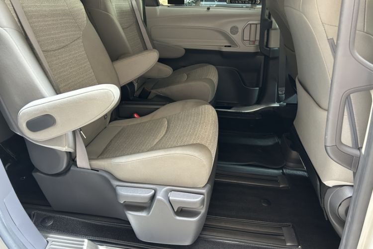 Used Toyota Sienna 2021 2.5L Hybrid Comfort Edition
