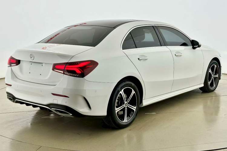 Used Mercedes-Benz A-Class 2022 Revised Version A 200 L Sport Sedan Fashionable Style
