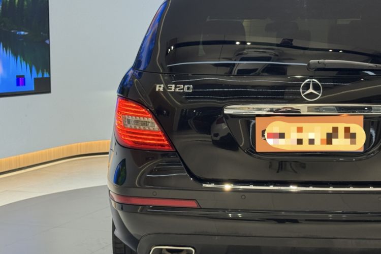 Used Mercedes-Benz R-Class 2017 R 320 4MATIC Business Edition Prestige Model
