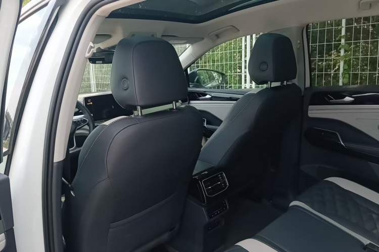 Used Volkswagen ID.6 CROZZ 2022 Long-Range PRO Edition
