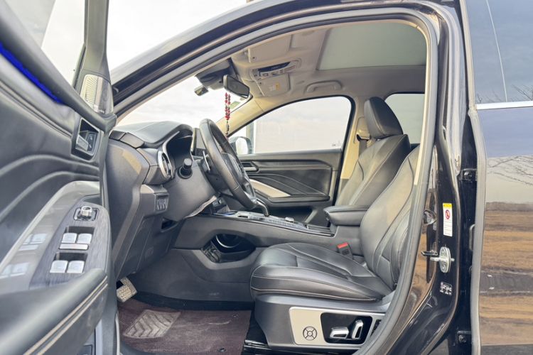 Used Wey VV6 2020 2.0T Two-Wheel Drive Smart Enjoyment+