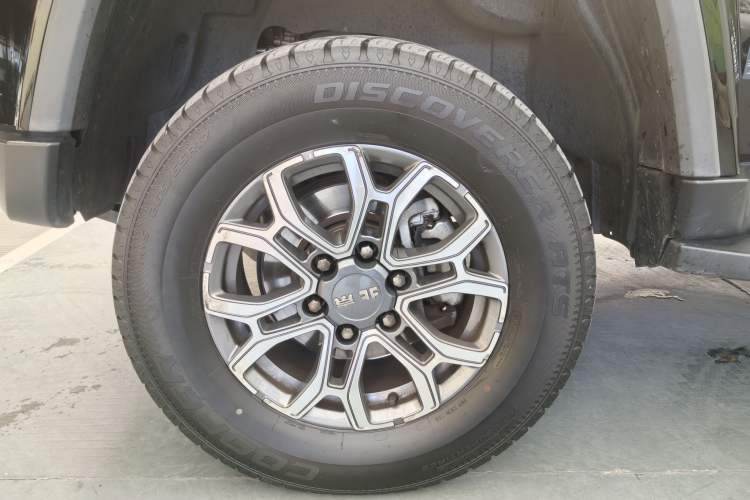 Used  BJ40 2023 2.0T Automatic Four-Wheel Drive Urban Hunter Edition Chivalrous Type
