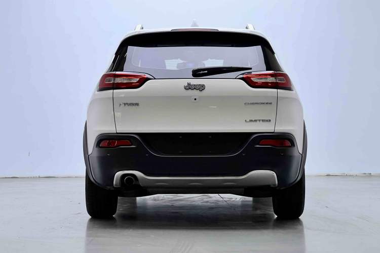 Used  Cherokee 2017 2.0L Superior Edition