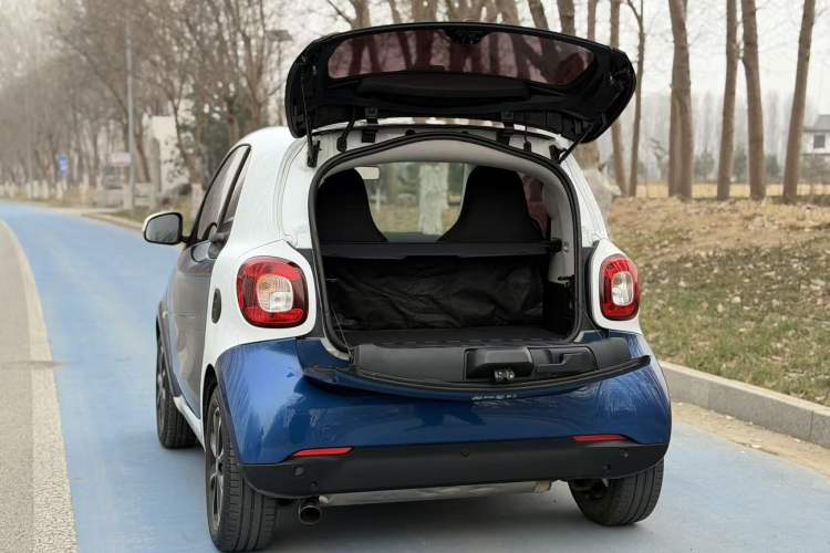 Used  fortwo 2015 1.0L 52 kW Hardtop Passion Edition
