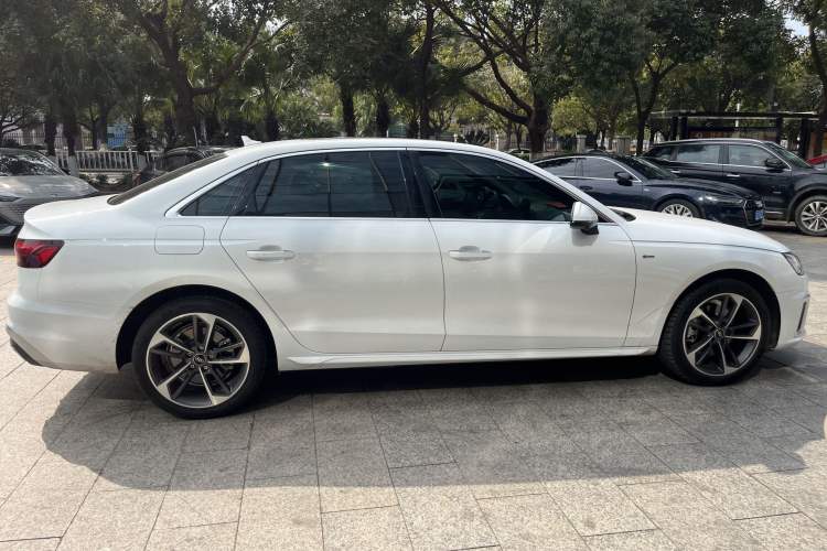 Used Audi A4L 2024 40 TFSI Fashion Dynamic Model
