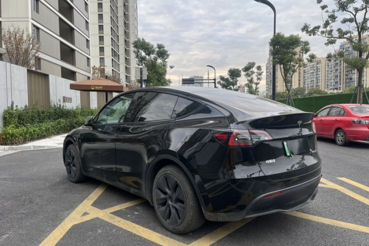 Used Tesla Model Y 2023 Rear-Wheel-Drive Version