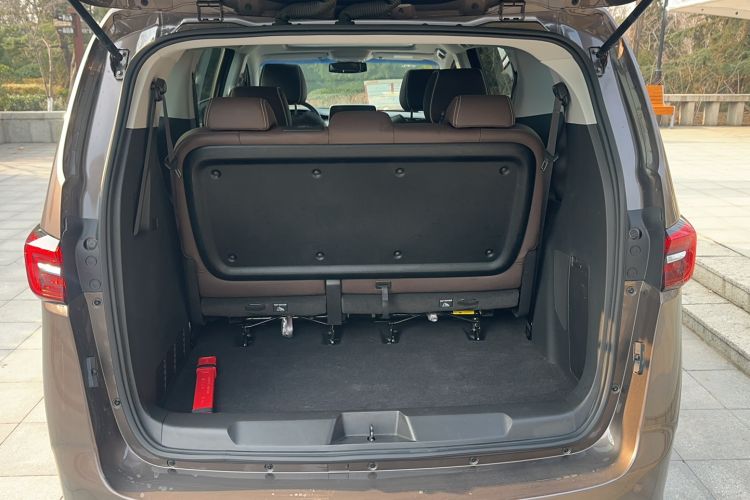 Used Buick GL8 2023 Land Executive Class 652T Luxury Model
