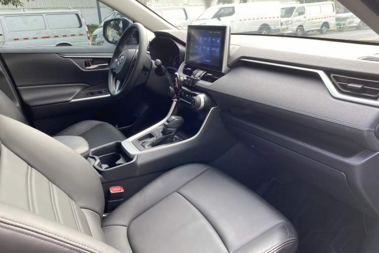 Used Toyota RAV4 2021 2.0L CVT Two-Wheel Drive Fashion Edition
