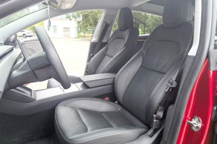 Used Tesla Model 3 2023 Rear-Wheel-Drive Version
