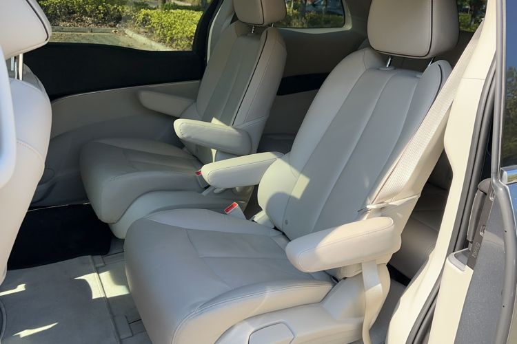 Used Buick GL8 2021 Land Cruiser Executive Class 652T Luxury Model
