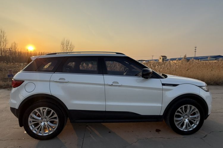 Used Land X7 2016 2.0T Panoramic Prestige Edition
