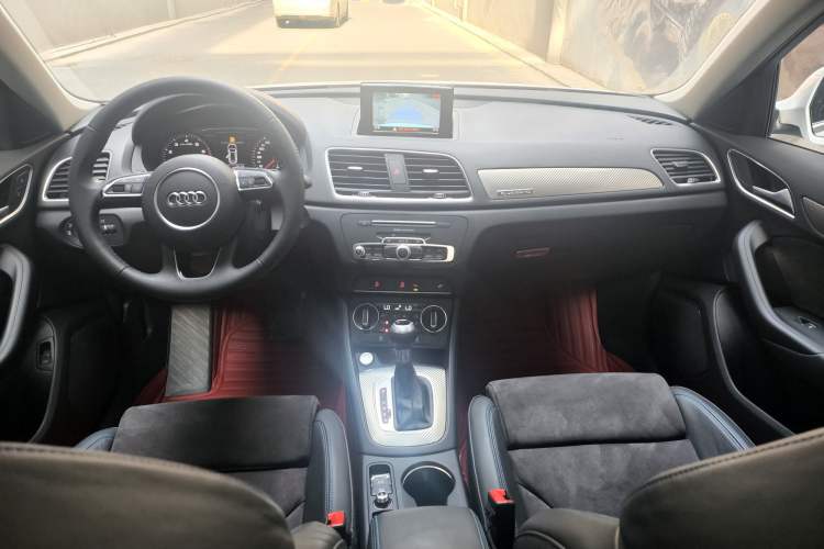 Used Audi Q3 2018 30th Anniversary Edition 35 TFSI quattro all-wheel-drive sport model
