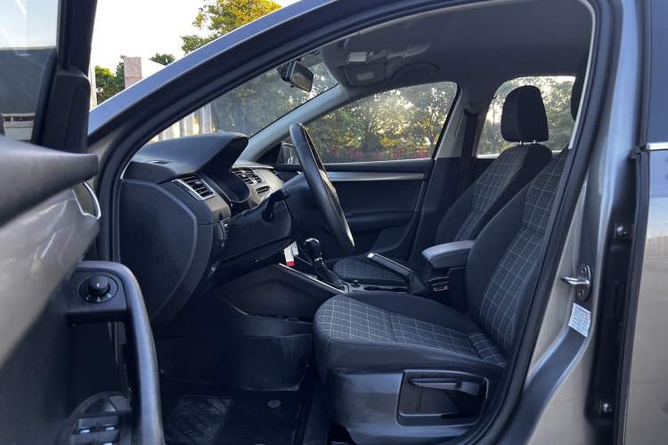 Used Skoda Octavia 2019 TSI230 DSG Smart & Comfort Edition China VI Standard
