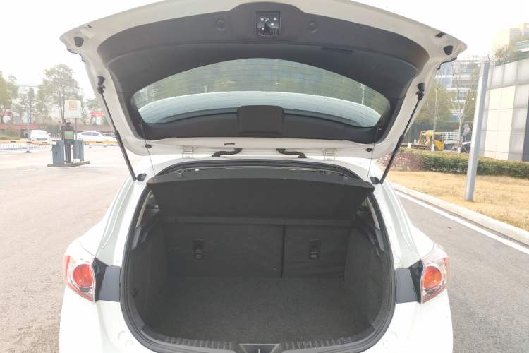 Used Mazda Mazda 3 2015 Hatchback 1.6L Automatic Elite Model
