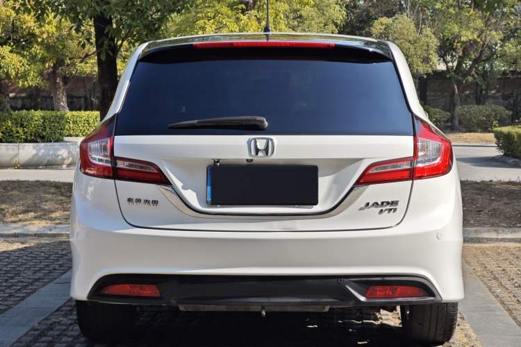 Used Honda Jade 2014 1.8L CVT Luxury Edition 5 seats
