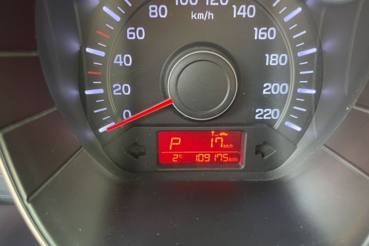 Used Kia K2 2015 Hatchback 1.4L AT GLS Cool Edition
