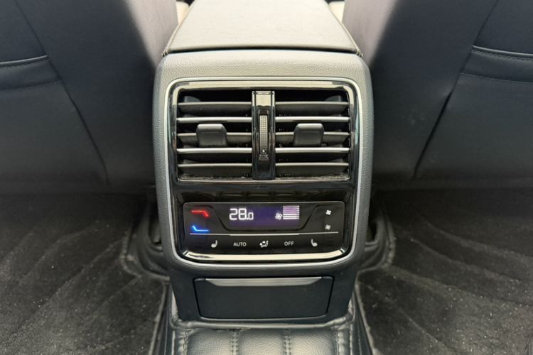 Used Volkswagen Magotan 2023 2 Million Units Limited-Edition 380TSI DSG Flagship Version
