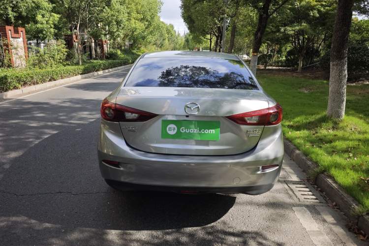 Used Mazda Mazda 3 Axela 2016 Sedan 1.5L Automatic Luxury Model
