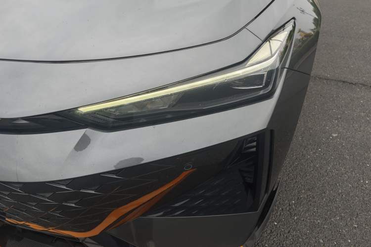 Used Changan UNI-V 2025 1.5T 500Bar Prestige Sporty Version
