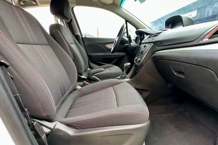 Used Buick Encore 2015 1.4T Automatic Two-Wheel Drive Urban Elite Version
