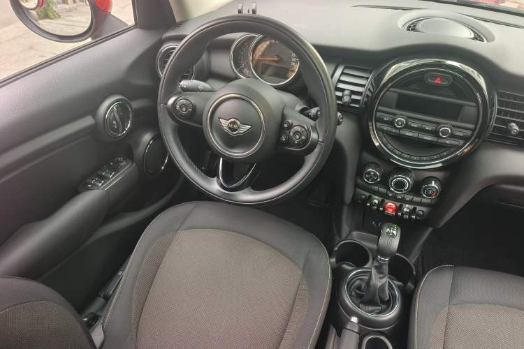 Used  MINI 2016 1.2T ONE Pioneer Edition Five-Door Version
