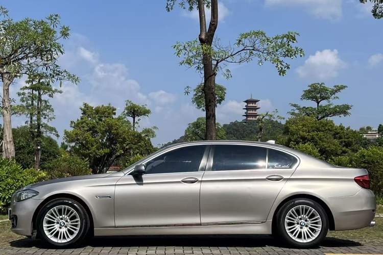 Used BMW 5 Series 2014 525Li Leading Model
