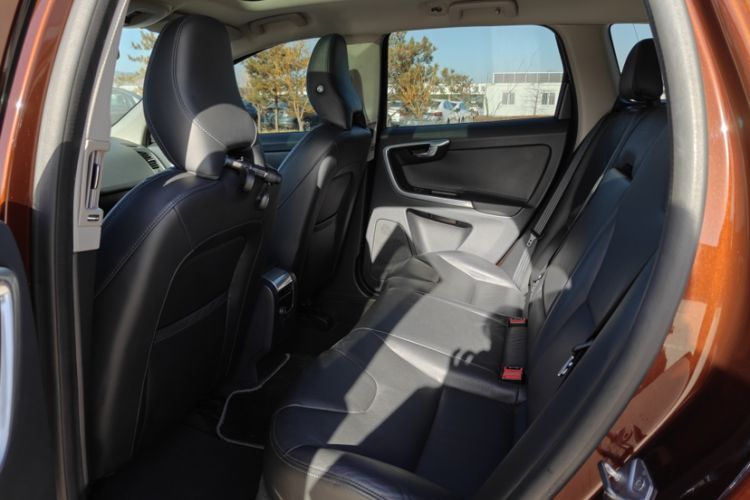 Used Volvo XC60 2015 T5 Smart Upgrade Model
