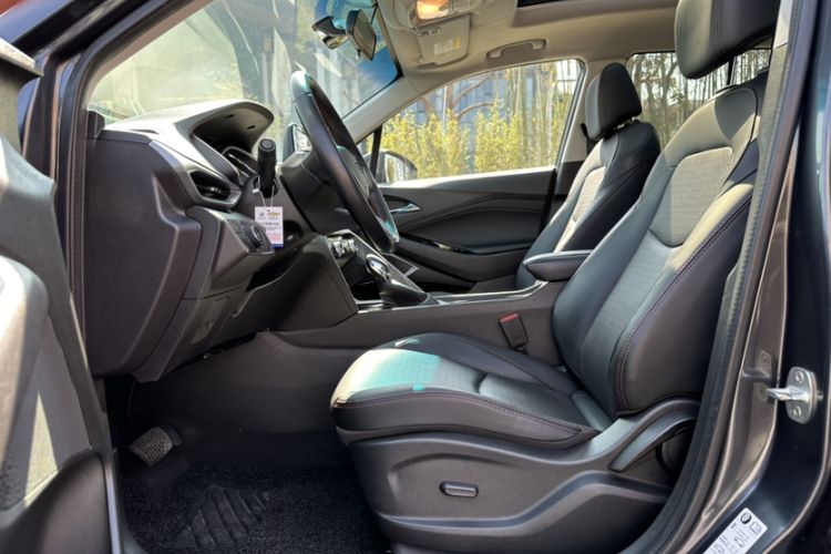 Used Chevrolet Orlando 2020 Light Hybrid Redline 530T Automatic Enjoyment Edition (5+2 Models)