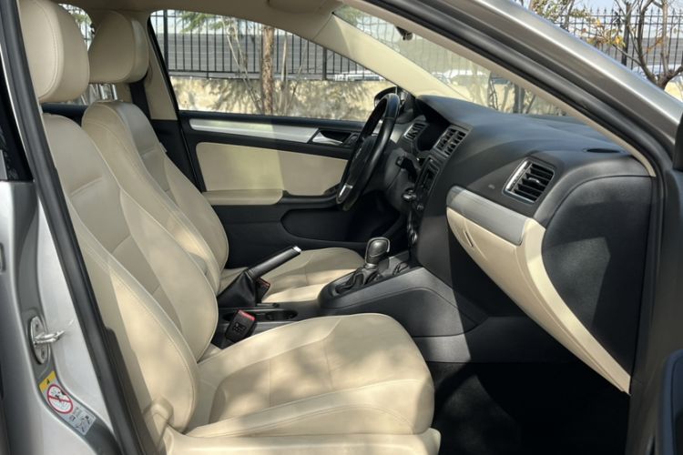 Used Volkswagen Sagitar 2014 Revised Version 1.6L Automatic Comfort Edition
