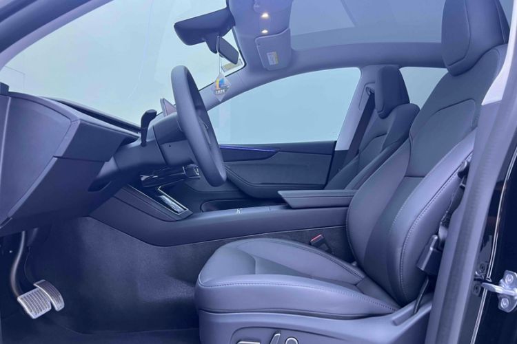 Used Tesla Model Y 2025 Rear-Wheel-Drive Version
