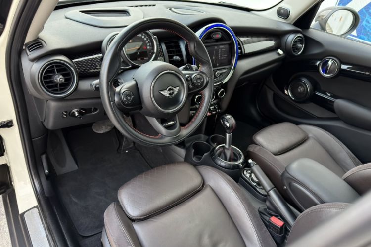 Used  MINI 2016 2.0T COOPER S Pioneer Edition Five-Door Model
