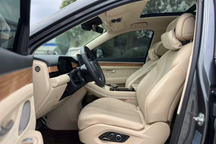 Used Hima AITO M7 2022 1.5T Four-Wheel Drive Luxury Edition
