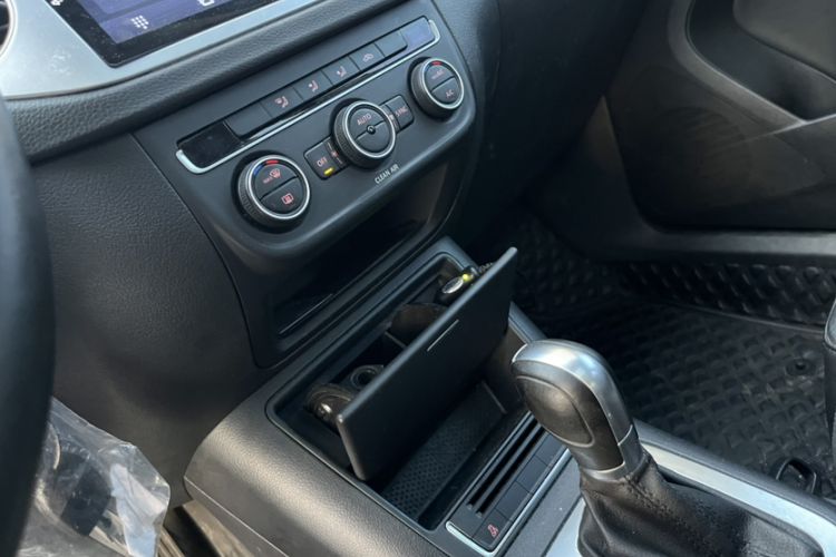 Used Volkswagen Tiguan 2017 300TSI Automatic Two-Wheel Drive Silk Road Comfort Edition
