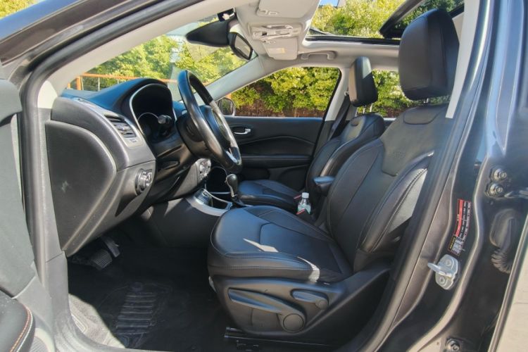 Used  Compass 2017 200T Automatic Family Edition