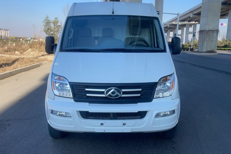 Used SAIC MAXUS Xintu V80 2021 2.0T Manual Classic City Delivery King Short Wheelbase Ultra-Low Roof 3-Seater
