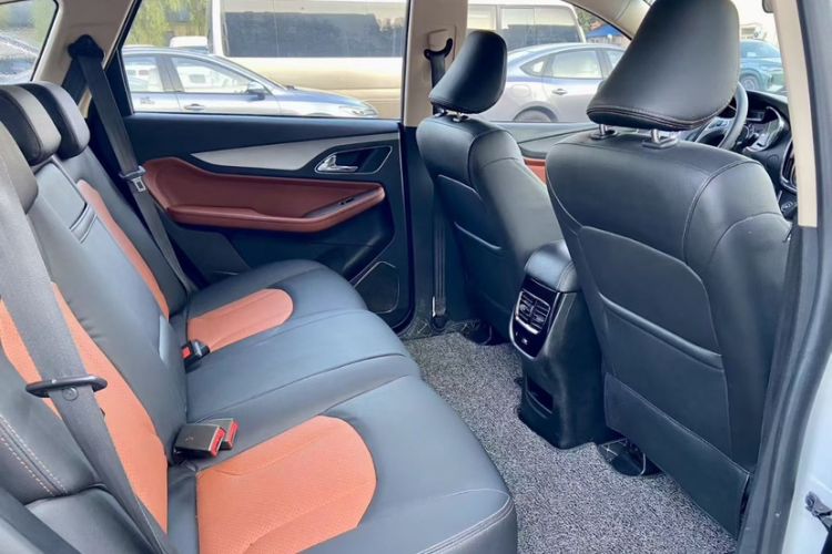 Used Baojun 560 2015 1.8L Manual Elite Model
