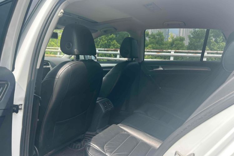 Used Volkswagen Golf 2016 230TSI Automatic Luxury Version
