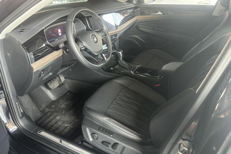 Used Volkswagen Passat 2020 330TSI Luxury Edition China VI
