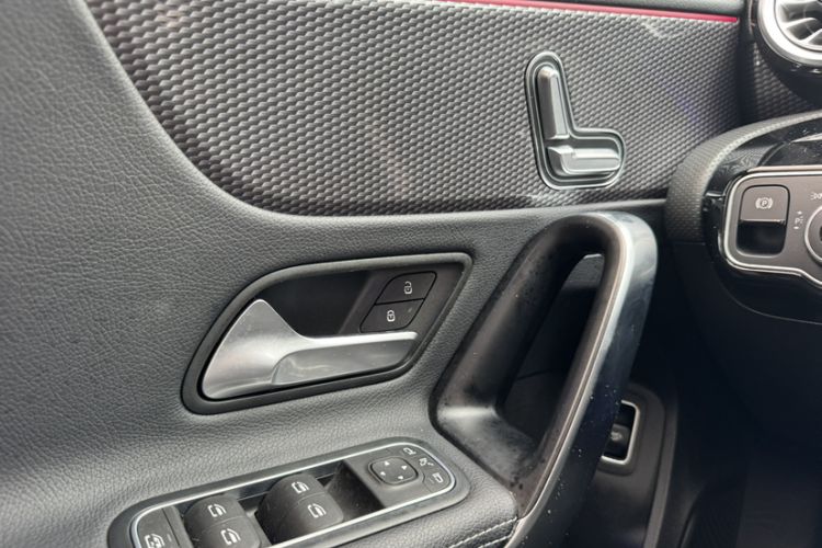 Used Mercedes-Benz A-Class 2022 Second Facelift A 200 L Sport Sedan Fashion Version
