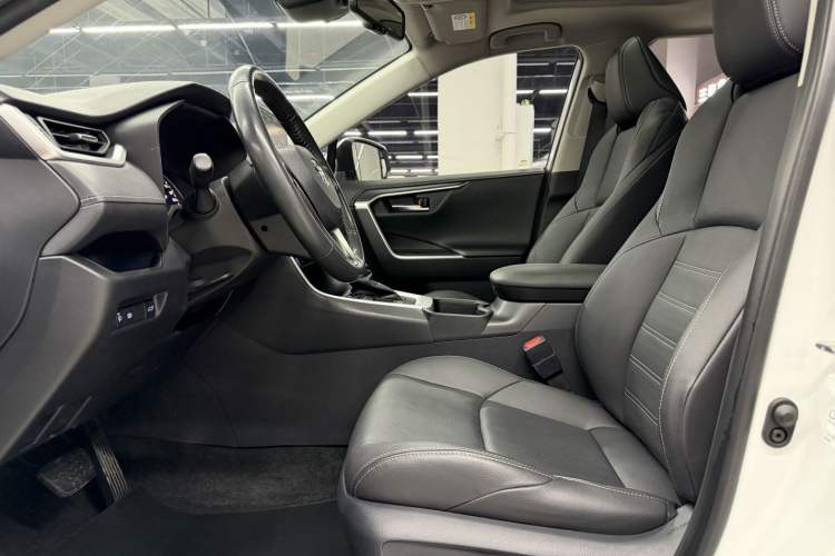 Used Toyota Wildlander 2020 Dual-Engine 2.5L E-CVT Two-Wheel Drive Prestige Edition
