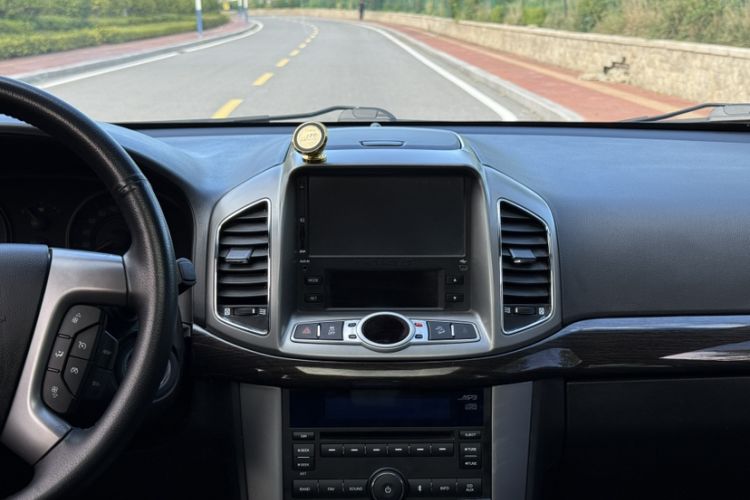 Used Chevrolet Captiva 2014 2.4L 4x4 Flagship Edition 7 Seats
