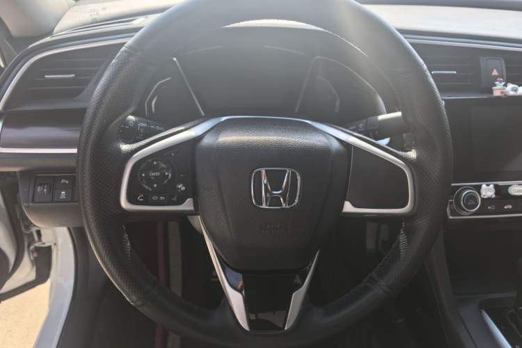 Used Honda Civic 2016 220TURBO CVT Luxury Edition

