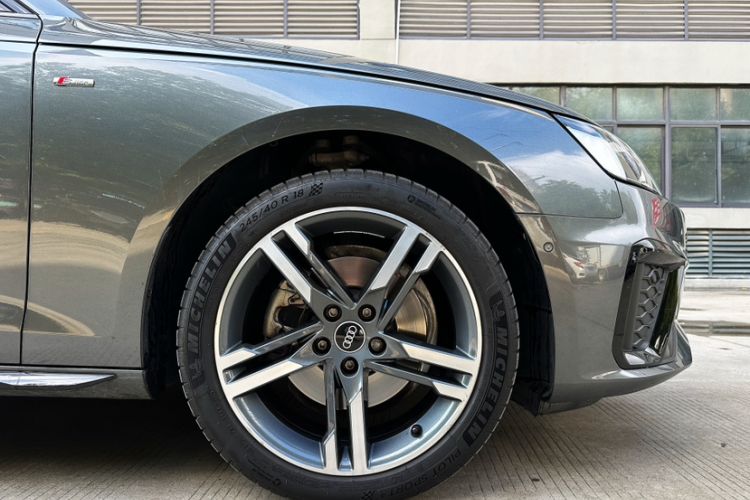 Used Audi A4L 2022 40 TFSI Luxury Dynamic Model
