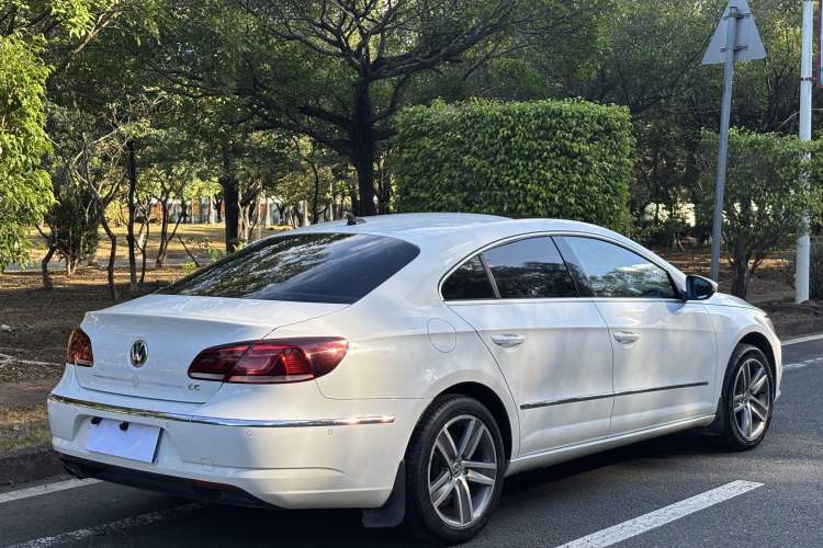 Used Volkswagen FAW-Volkswagen CC 2015 2.0 TSI Luxury Model
