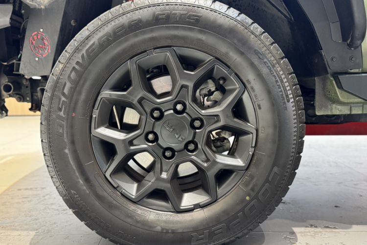 Used  BJ40 2019 2.3T Automatic Four-Wheel Drive Shengshi Huazhang Edition China VI Emission Standard